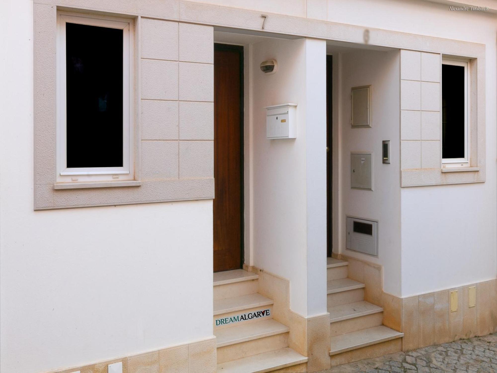 Villa B28 - Stylish Typical House Lagos Esterno foto